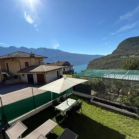 Casa Del Borgo Pregasio Garden And View By Gardadomusmea Ferienhaus *