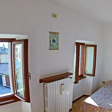 Casa Del Borgo Pregasio Garden And View By Gardadomusmea Ferienhaus Tremosine