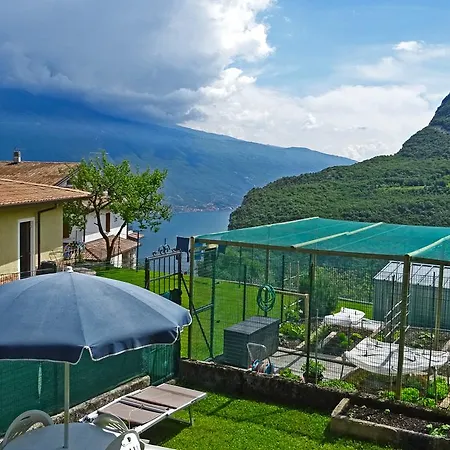 Casa Del Borgo Pregasio Garden And View By Gardadomusmea Ferienhaus *