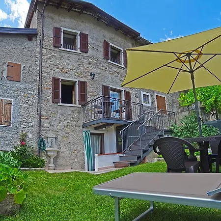 Ferienhaus Casa Del Borgo Pregasio Garden And View By Gardadomusmea