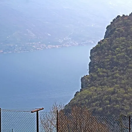 Casa Del Borgo Pregasio Garden And View By Gardadomusmea 펜션 *